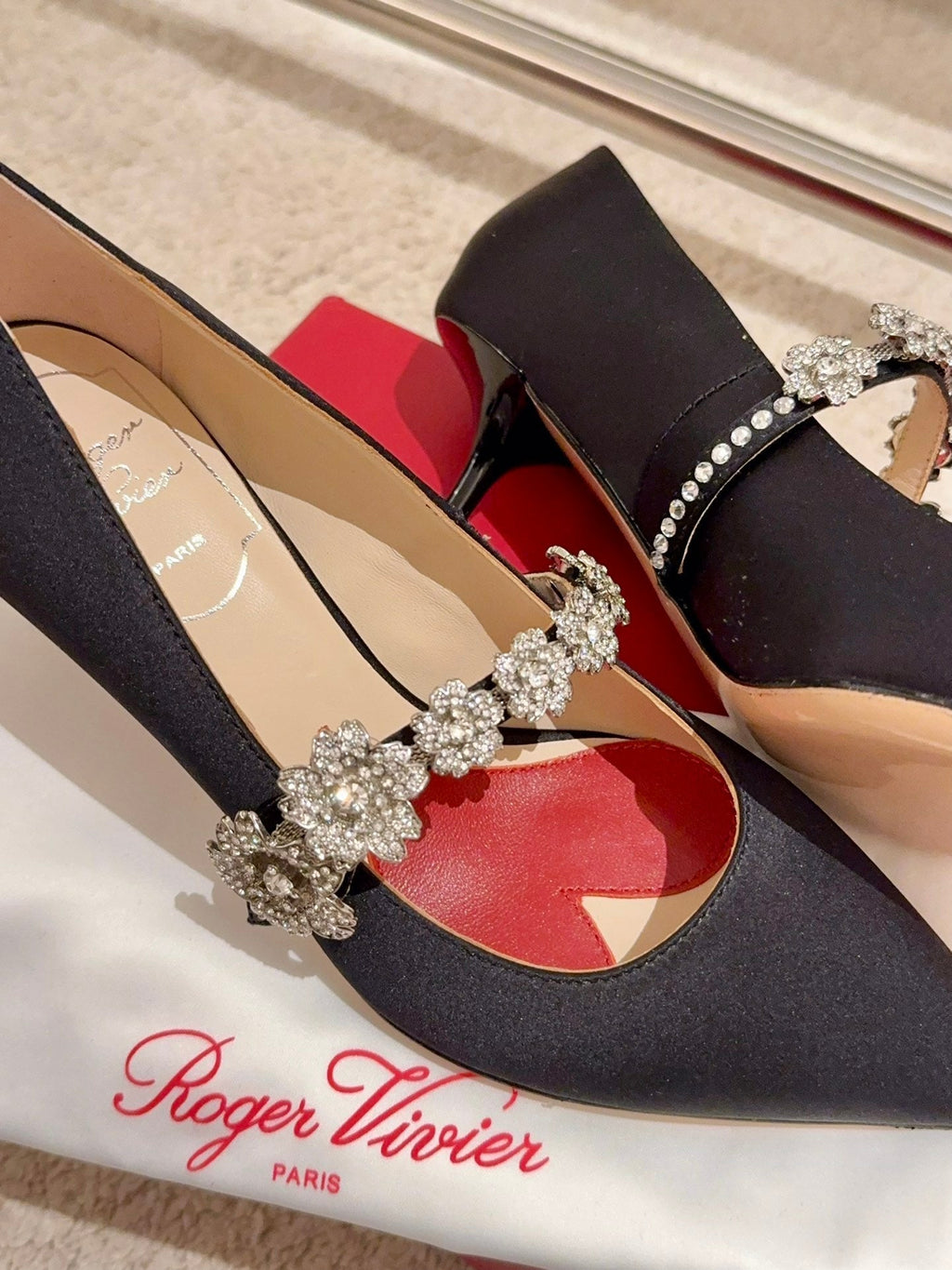 EFFLORESCENCE MARY JANE PUMPS IN BLACK SILK