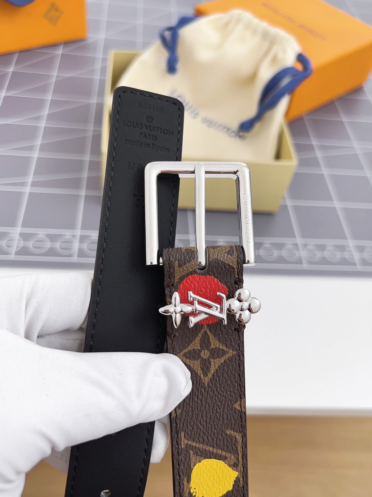 LOUIS VUITTON LV BLOOM 30 MM IN COLORFUL MONOGRAM CALFSKIN SILVER HARDWARE